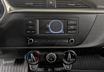 Подержанный автомобиль Kia Rio Hatchback 2021 года (16 фото)