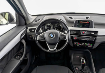 Подержанный автомобиль BMW X1 2019 года (21 фото)