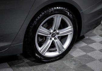 Подержанный автомобиль Audi A6 Sedan 2021 года (15 фото)