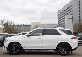 Подержанный автомобиль Mercedes-Benz GLE 2019 года (6 фото)
