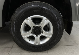 Подержанный автомобиль УАЗ Patriot 2006 года (9 фото)