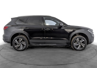 Подержанный автомобиль Volkswagen Touareg 2020 года (4 фото)