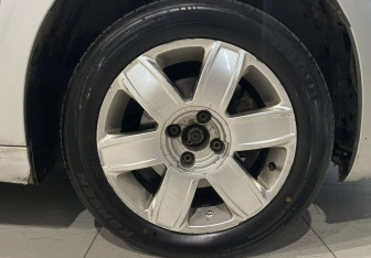 Подержанный автомобиль Citroen C4 Hatchback 2009 года (14 фото)