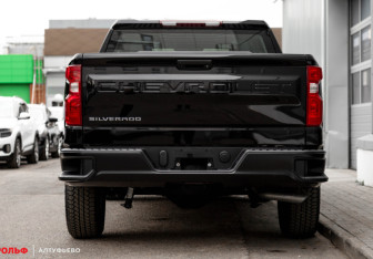 Новый Chevrolet Silverado 2025 (4 фото)