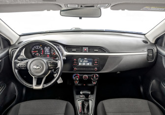 Подержанный автомобиль Kia Rio Hatchback 2021 года (14 фото)