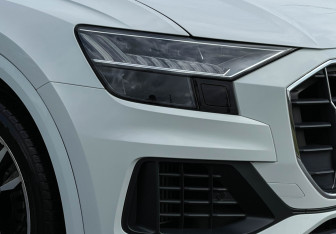 Подержанный автомобиль Audi Q8 2018 года (21 фото)