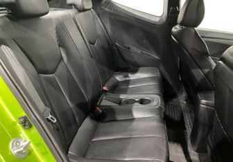 Подержанный автомобиль Hyundai Veloster 2013 года (10 фото)