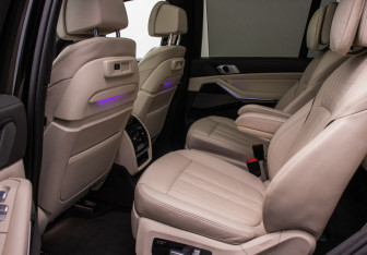 Подержанный автомобиль BMW X7 2019 года (11 фото)