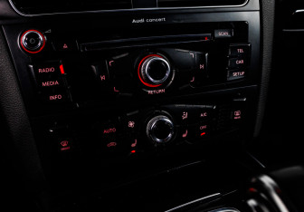 Подержанный автомобиль Audi Q5 2014 года (16 фото)