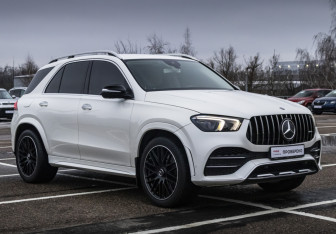 Подержанный автомобиль Mercedes-Benz GLE 2019 года (6 фото)