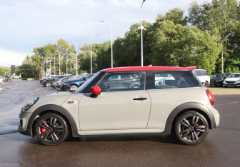 Подержанный автомобиль MINI Hatch 2019 года (8 фото)