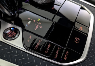 Подержанный автомобиль BMW X6 2020 года (27 фото)