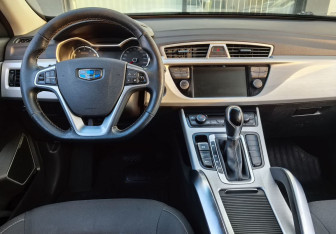 Подержанный автомобиль Geely Atlas 2018 года (13 фото)