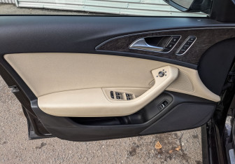 Подержанный автомобиль Audi A6 Sedan 2017 года (19 фото)