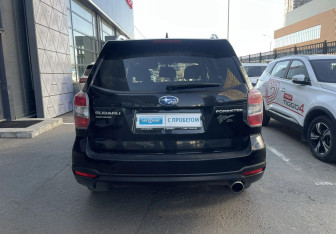 Подержанный автомобиль Subaru Forester Suv 2015 года (5 фото)