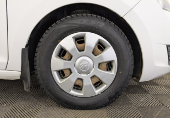 Подержанный автомобиль Skoda Rapid Liftback 2019 года (12 фото)