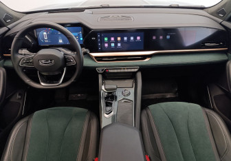 Подержанный автомобиль Geely Monjaro 2023 года (13 фото)