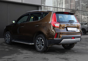 Подержанный автомобиль Geely Emgrand X7 2019 года (7 фото)