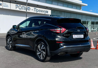 Подержанный автомобиль Nissan Murano Suv 2022 года (7 фото)