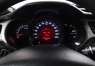 Подержанный автомобиль Kia Ceed Hatchback 2015 года (11 фото)