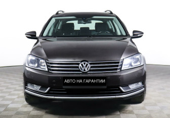 Подержанный автомобиль Volkswagen Passat Wagon 2014 года (2 фото)
