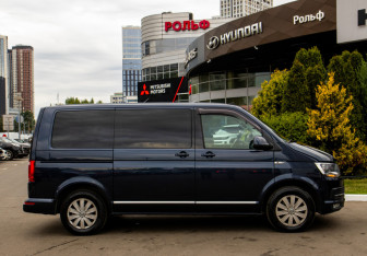 Подержанный автомобиль Volkswagen Caravelle 2019 года (3 фото)