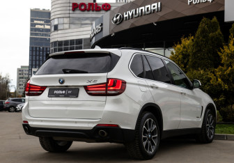 Подержанный автомобиль BMW X5 2014 года (4 фото)