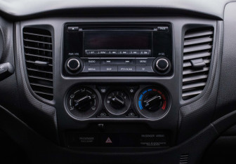 Подержанный автомобиль Mitsubishi L200 2021 года (13 фото)