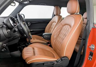 Подержанный автомобиль MINI Hatch 2021 года (20 фото)