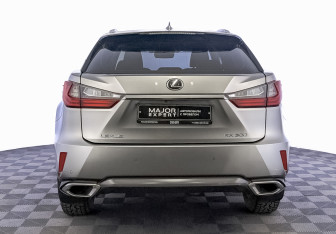 Подержанный автомобиль Lexus RX 2019 года (6 фото)
