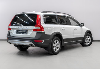 Подержанный автомобиль Volvo XC70 2014 года (5 фото)