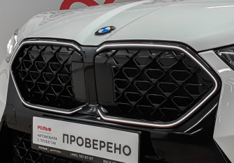 Подержанный автомобиль BMW X2 2024 года (10 фото)