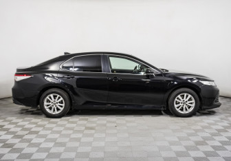 Подержанный автомобиль Toyota Camry Sedan 2019 года (4 фото)