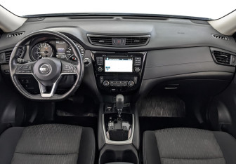 Подержанный автомобиль Nissan X-Trail 2018 года (14 фото)