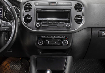 Подержанный автомобиль Volkswagen Tiguan 2012 года (15 фото)