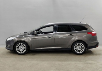 Подержанный автомобиль Ford Focus Wagon 2012 года (8 фото)