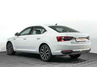 Новый Skoda Superb Liftback 2025 (9 фото)