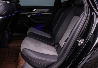 Подержанный автомобиль Audi A6 Sedan 2023 года (11 фото)
