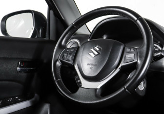 Подержанный автомобиль Suzuki Vitara 2017 года (13 фото)