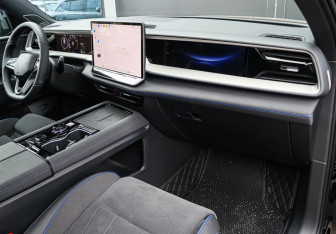 Подержанный автомобиль Volkswagen Teramont 2025 года (7 фото)