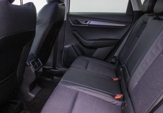 Подержанный автомобиль Skoda Karoq 2022 года (11 фото)