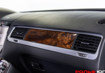 Подержанный автомобиль Volkswagen Touareg 2011 года (12 фото)