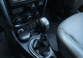 Подержанный автомобиль Nissan Terrano 2019 года (16 фото)