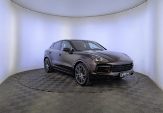 Подержанный автомобиль Porsche Cayenne 2019 года (3 фото)