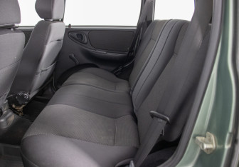 Подержанный автомобиль Chevrolet Niva 2007 года (11 фото)