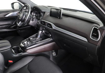 Подержанный автомобиль Mazda CX-9 2017 года (10 фото)