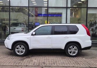 Подержанный автомобиль Nissan X-Trail 2013 года (5 фото)