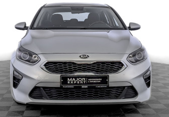 Подержанный автомобиль Kia Ceed Hatchback 2020 года (2 фото)