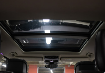 Подержанный автомобиль Land Rover Range Rover 2021 года (19 фото)