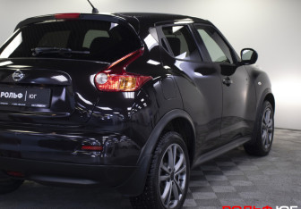 Подержанный автомобиль Nissan Juke 2012 года (21 фото)